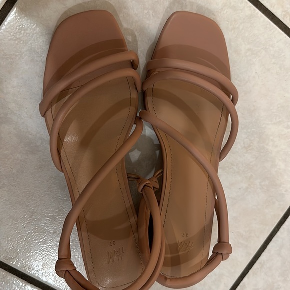 H&M sandals - Picture 3 of 4